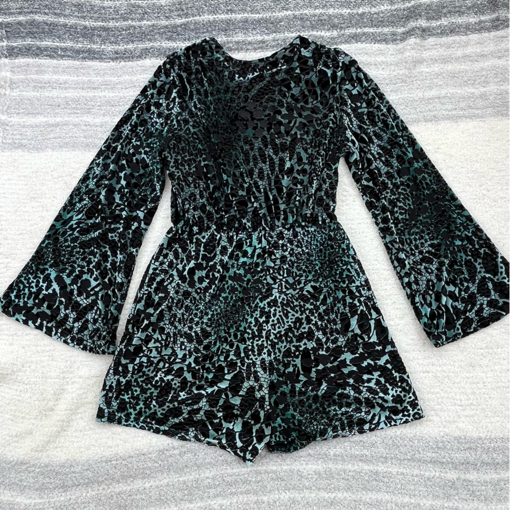 Chic Ecoleé burnout velvet Leopard Print Romper - Picture 3 of 10